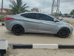 Hyundai Elantra 2012 Gray