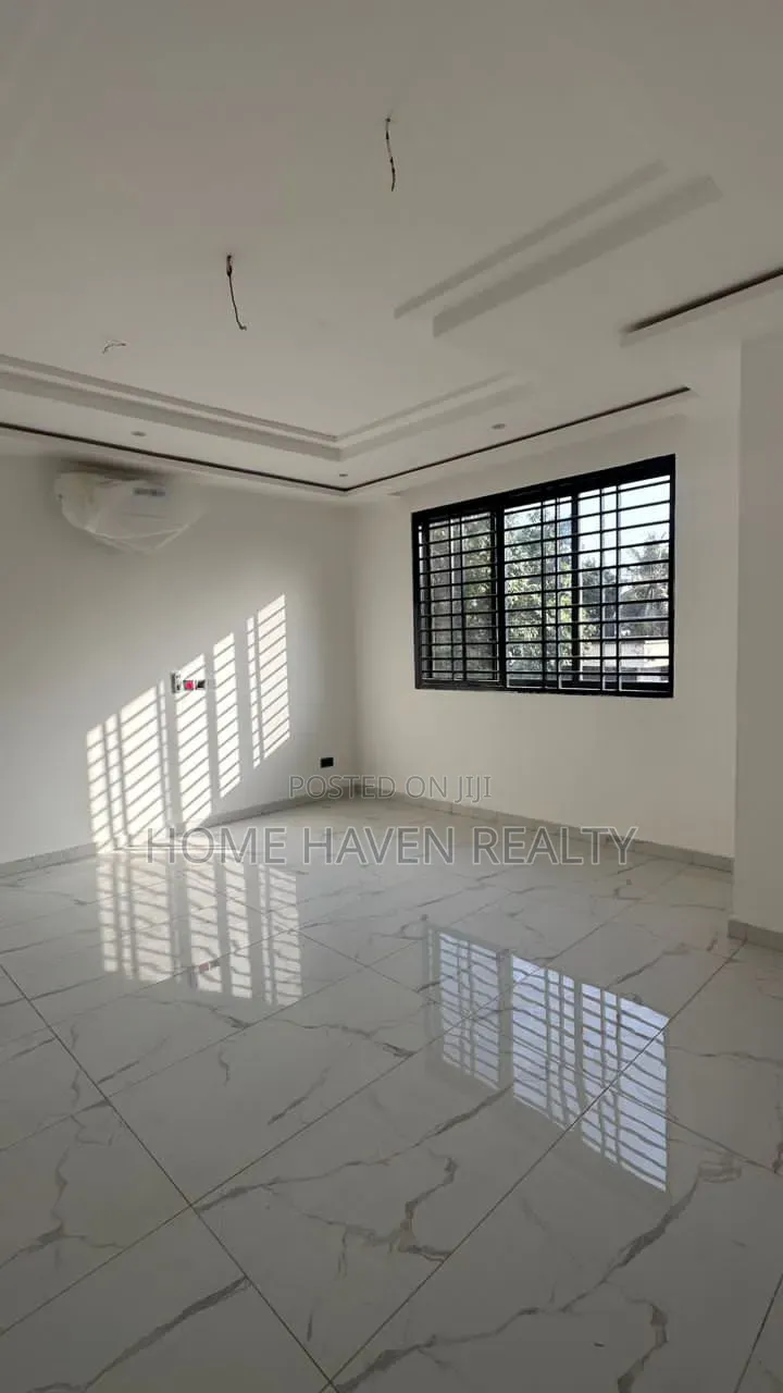 4bdrm House in Tantra Hills, Ola Achool Area for sale