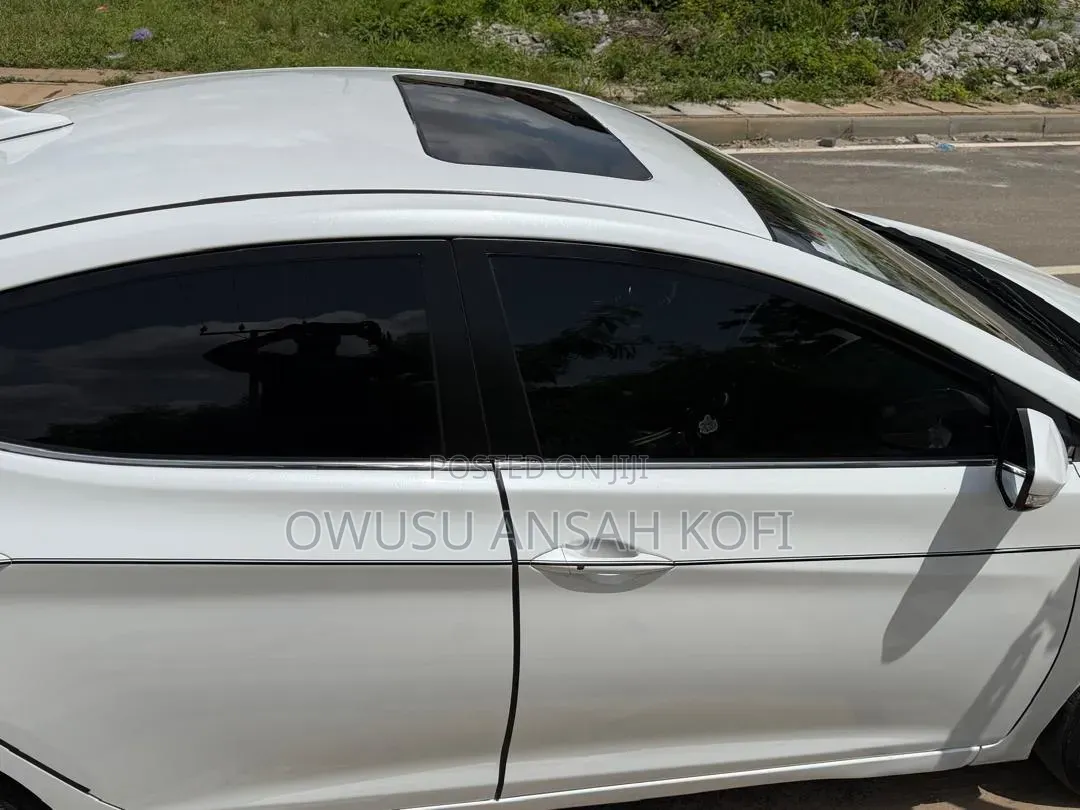 Hyundai Elantra 2016 White