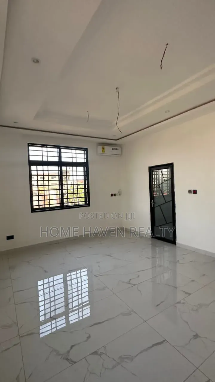 4bdrm House in Tantra Hills, Ola Achool Area for sale