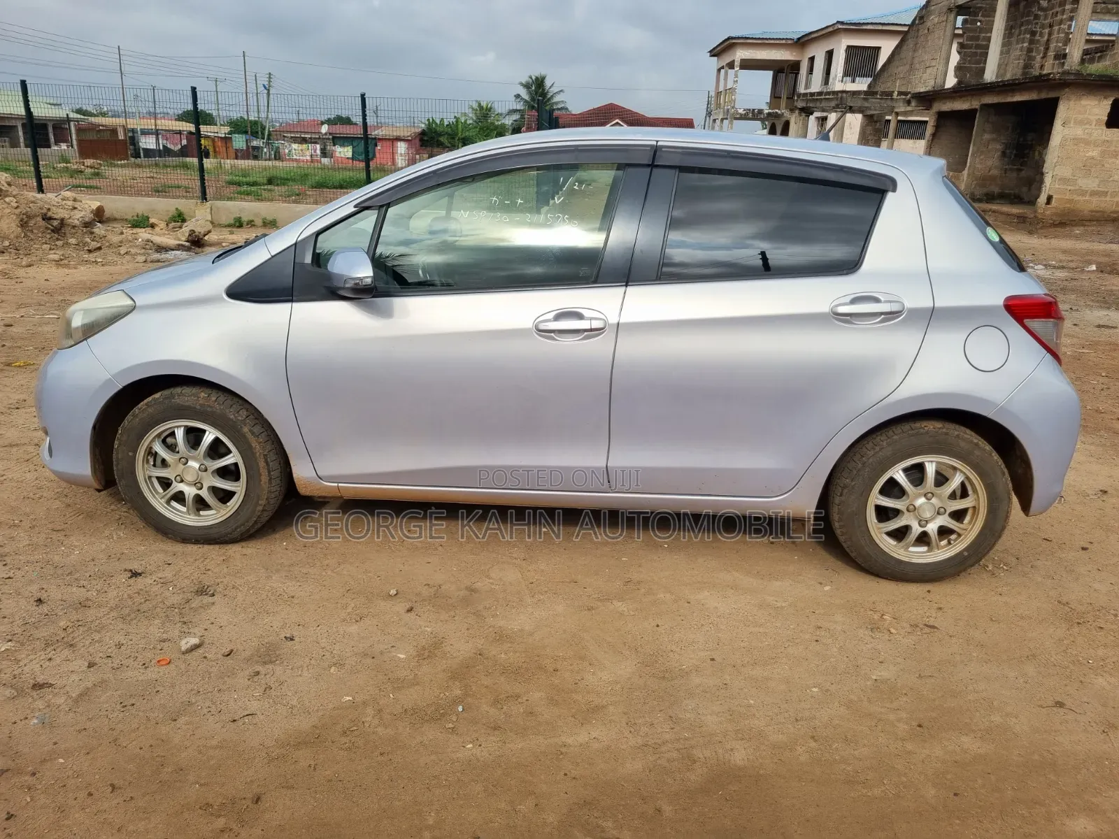 Toyota Vitz 1.3 AWD 5dr 2013