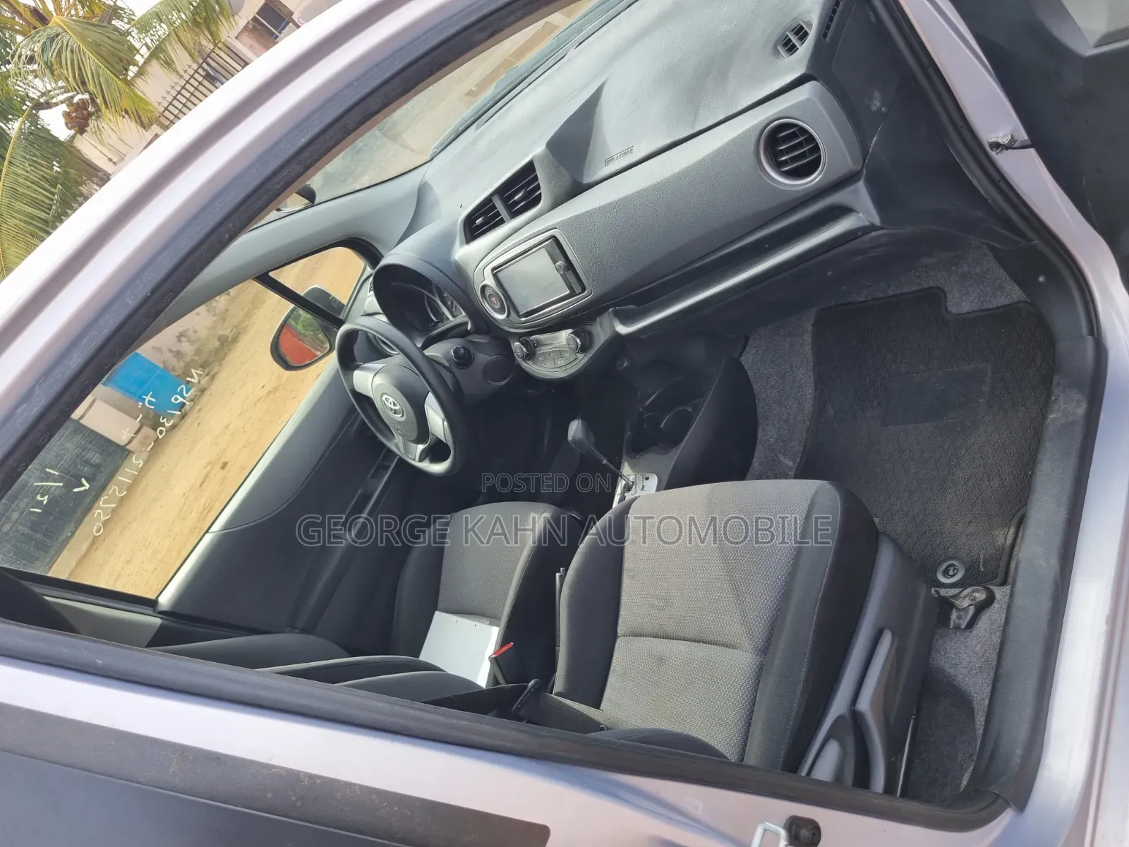 Toyota Vitz 1.3 AWD 5dr 2013
