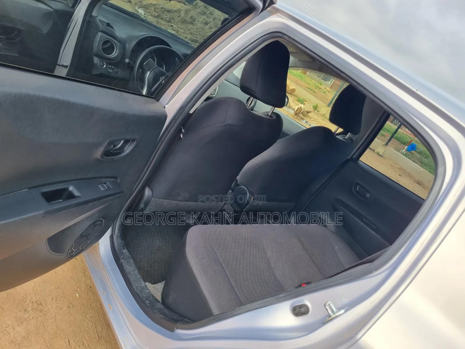 Toyota Vitz 1.3 AWD 5dr 2013