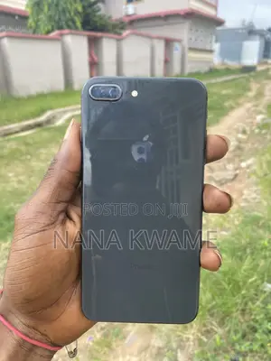 Apple iPhone 8 Plus 64 GB Black