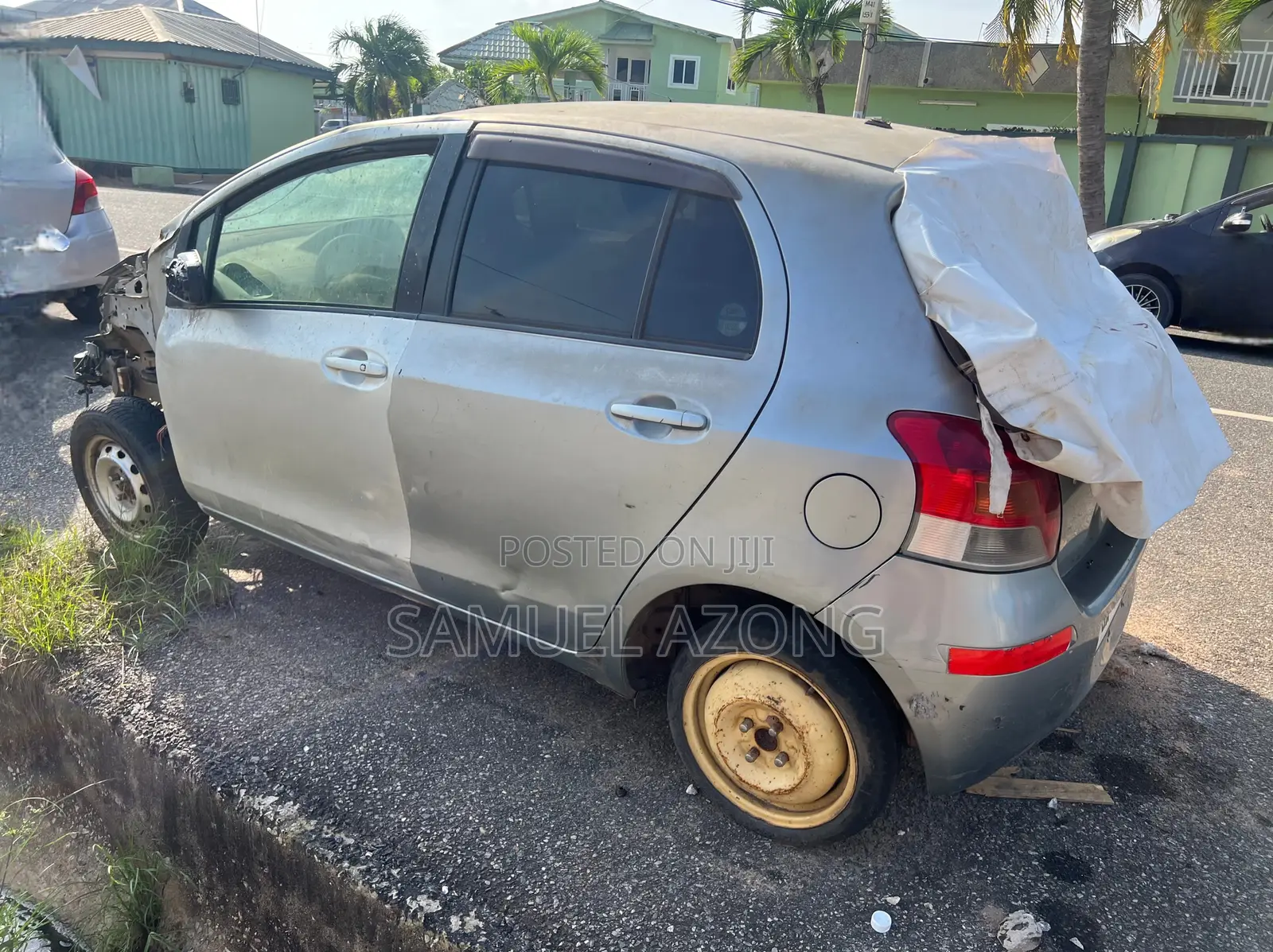 Toyota Vitz 1.3 AWD 3dr 2010 Gray