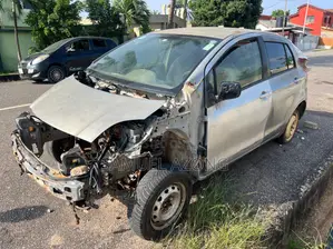 Toyota Vitz 1.3 AWD 3dr 2010 Gray