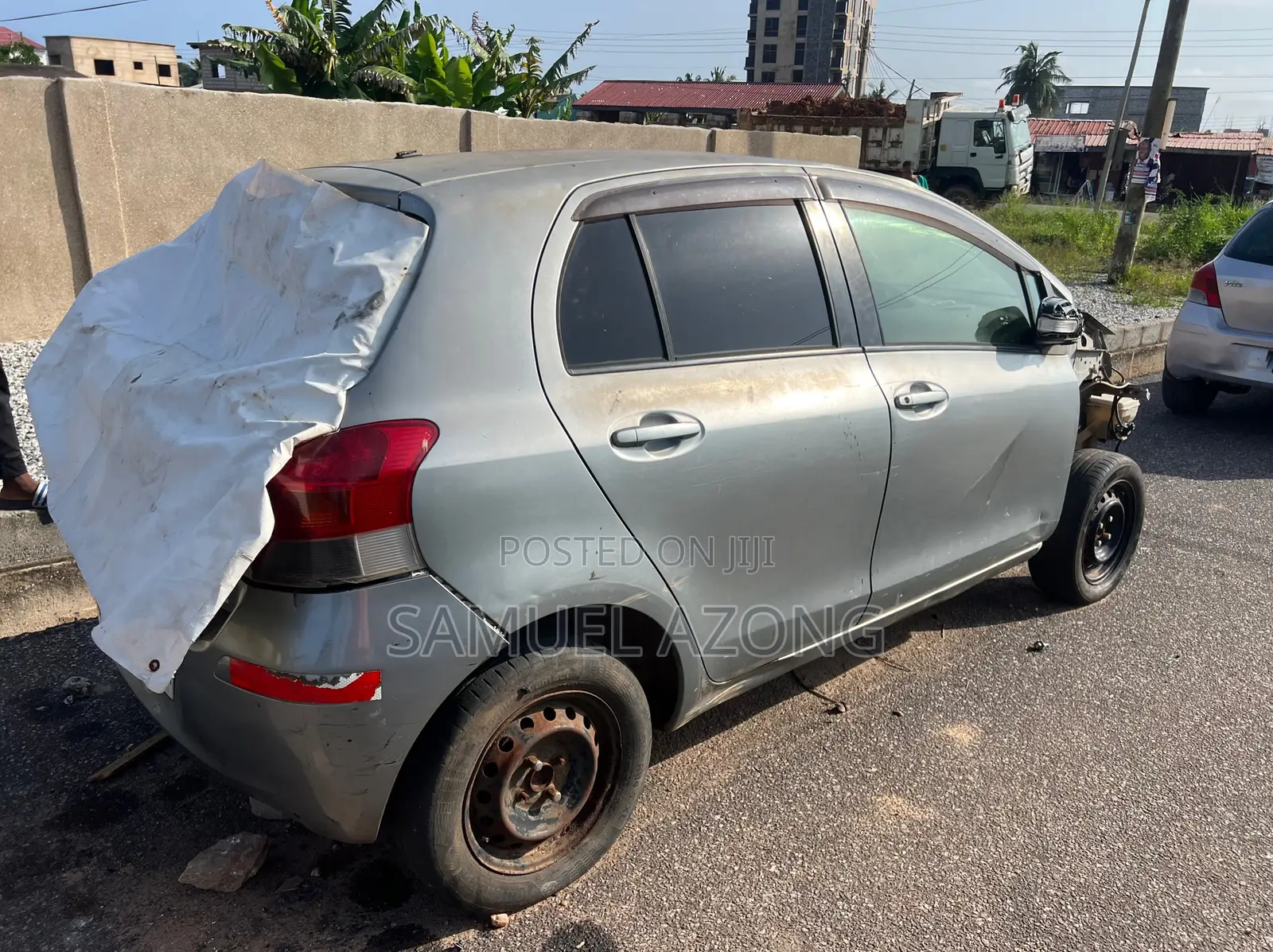 Toyota Vitz 1.3 AWD 3dr 2010 Gray