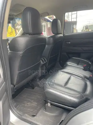 Mitsubishi Outlander SEL FWD 2020 Gray