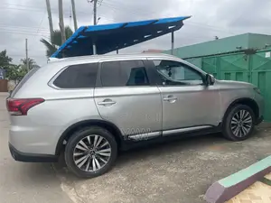 Mitsubishi Outlander SEL FWD 2020 Gray