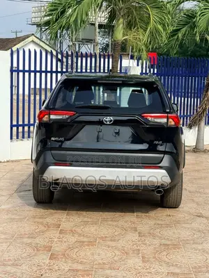 Toyota RAV4 XLE AWD 2024 Black