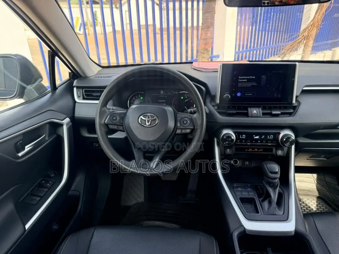 Toyota RAV4 XLE AWD 2024 Black
