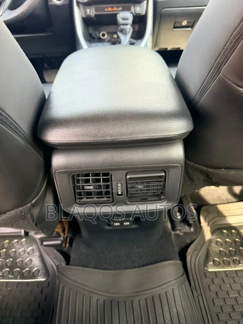 Toyota RAV4 XLE AWD 2024 Black