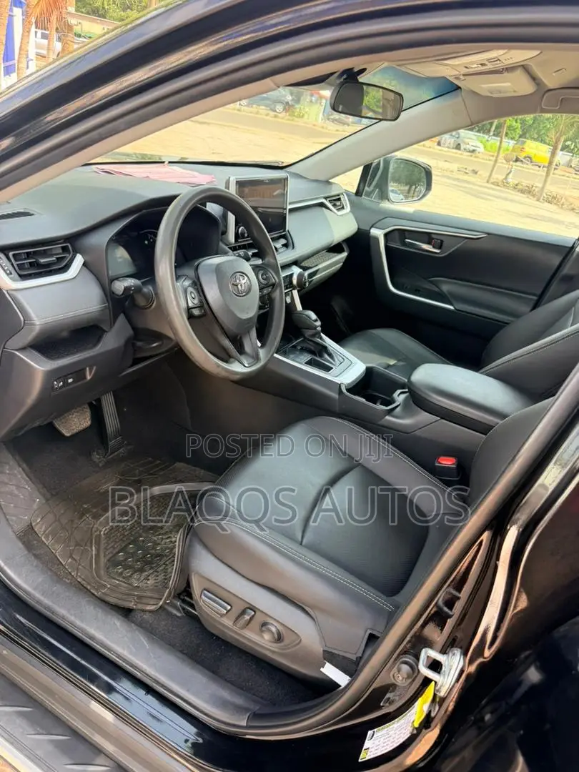 Toyota RAV4 XLE AWD 2024 Black