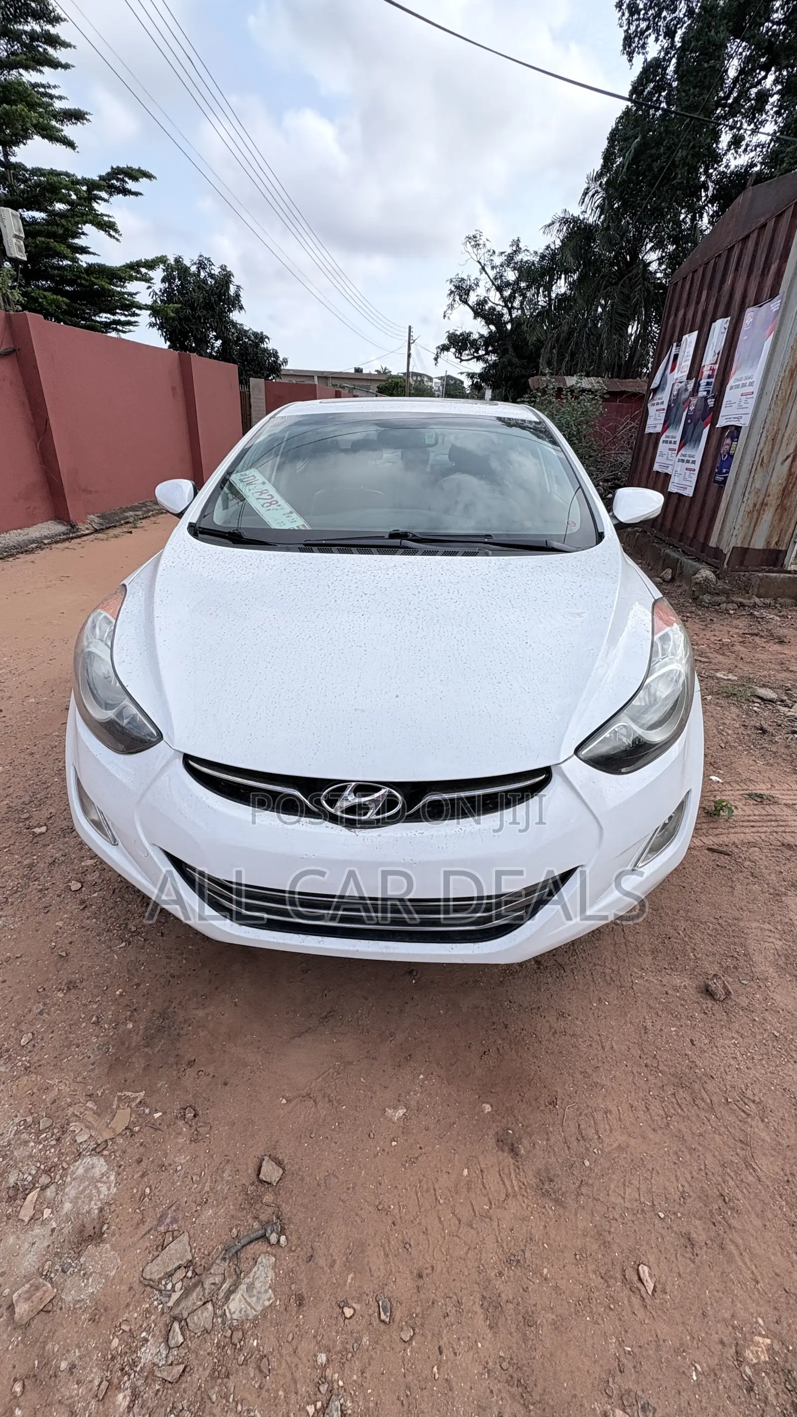 Hyundai Elantra Limited Sedan FWD (1.8L 4cyl 6A) 2013 White