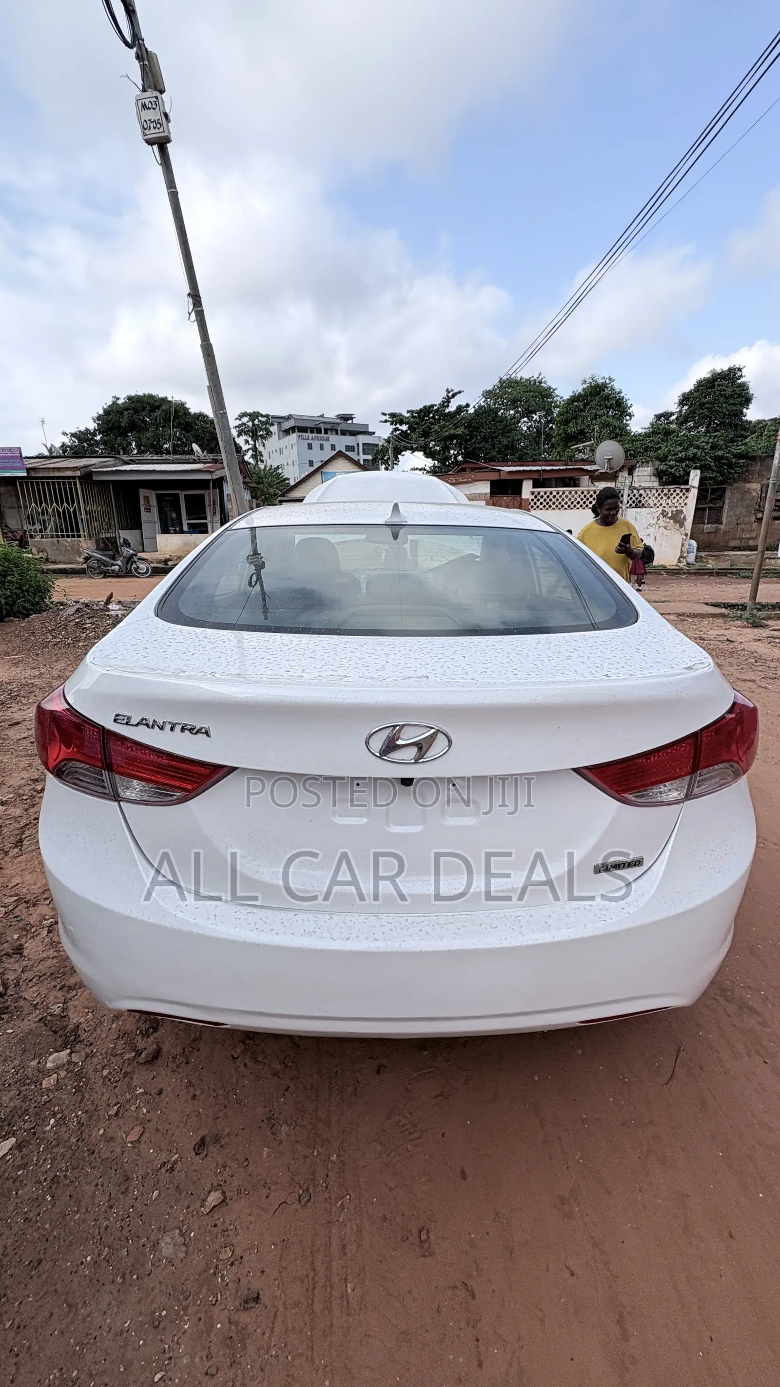 Hyundai Elantra Limited Sedan FWD (1.8L 4cyl 6A) 2013 White