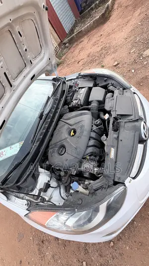 Hyundai Elantra Limited Sedan FWD (1.8L 4cyl 6A) 2013 White
