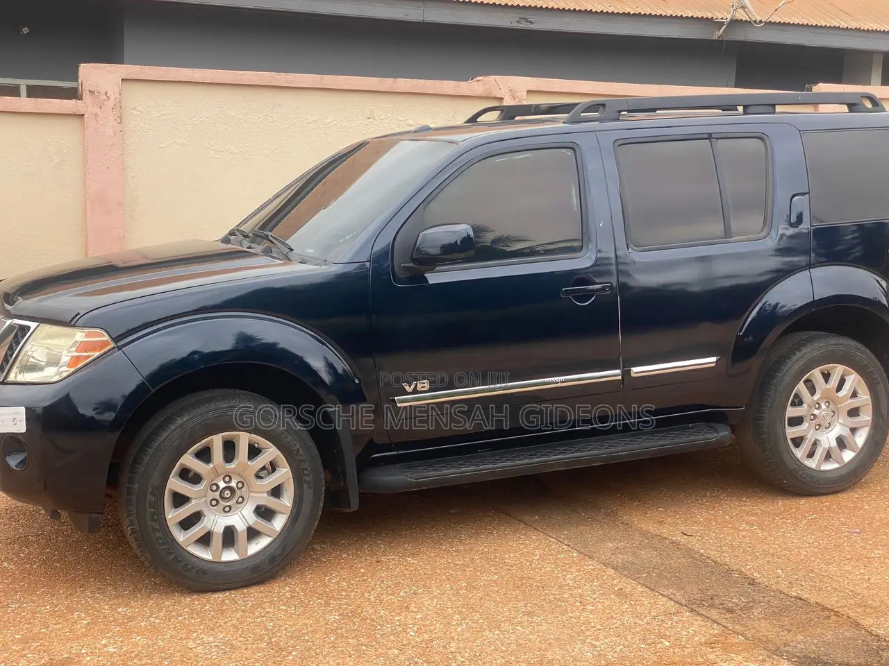 Nissan Pathfinder LE 4x4 2010 Blue