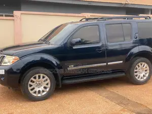 Nissan Pathfinder LE 4x4 2010 Blue