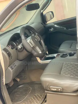 Nissan Pathfinder LE 4x4 2010 Blue