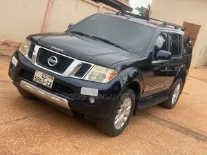 Nissan Pathfinder LE 4x4 2010 Blue