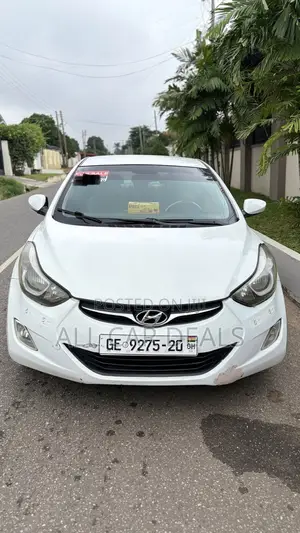 Hyundai Elantra Limited Sedan FWD (1.8L 4cyl 6A) 2013 White