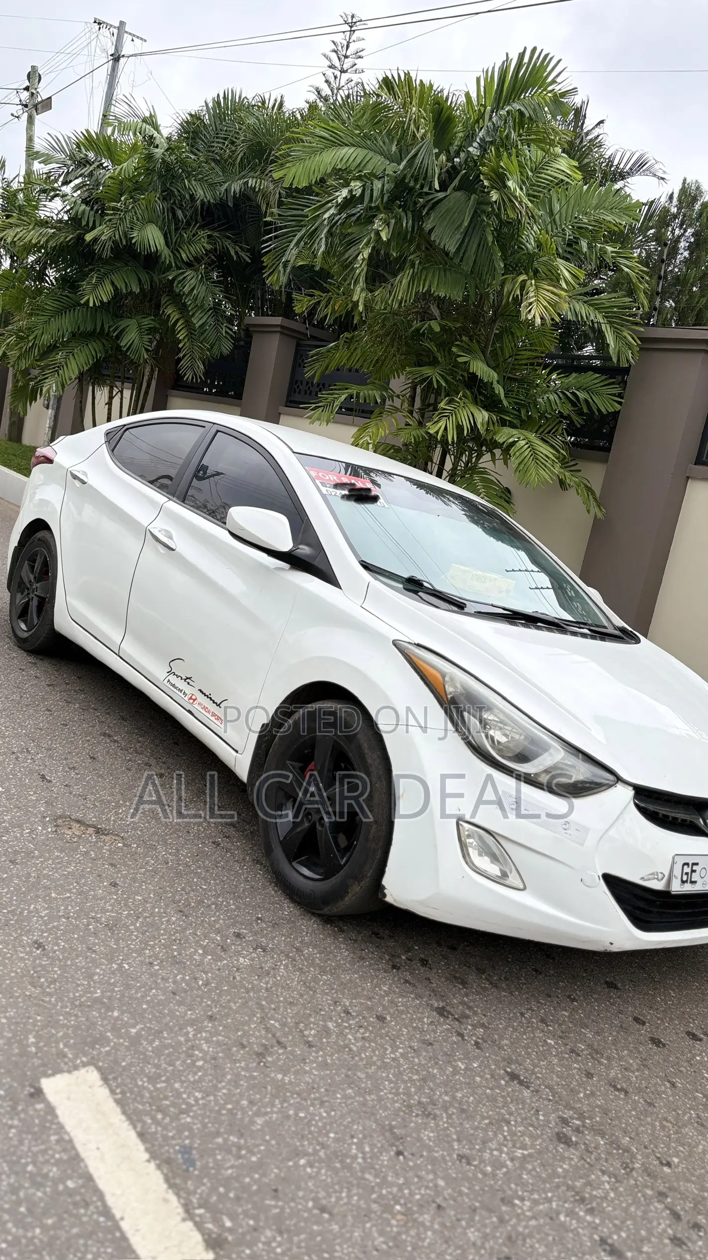 Hyundai Elantra Limited Sedan FWD (1.8L 4cyl 6A) 2013 White