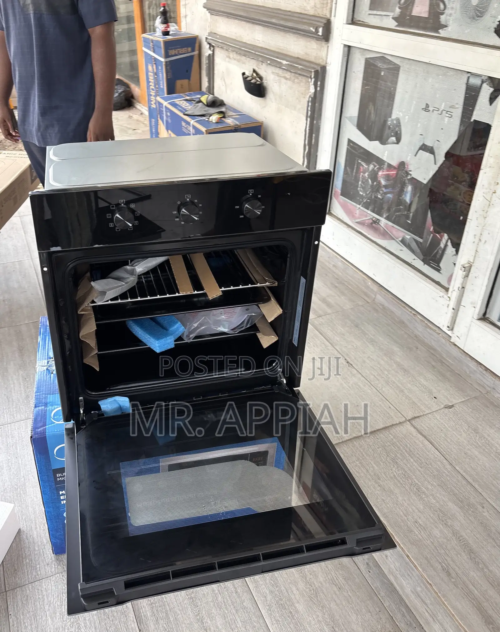 Sleek Midea 65m80m1 60cm Built in Tempered Glass Oven(Black).