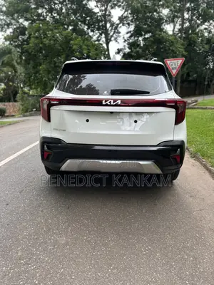 Kia Seltos 2025 White