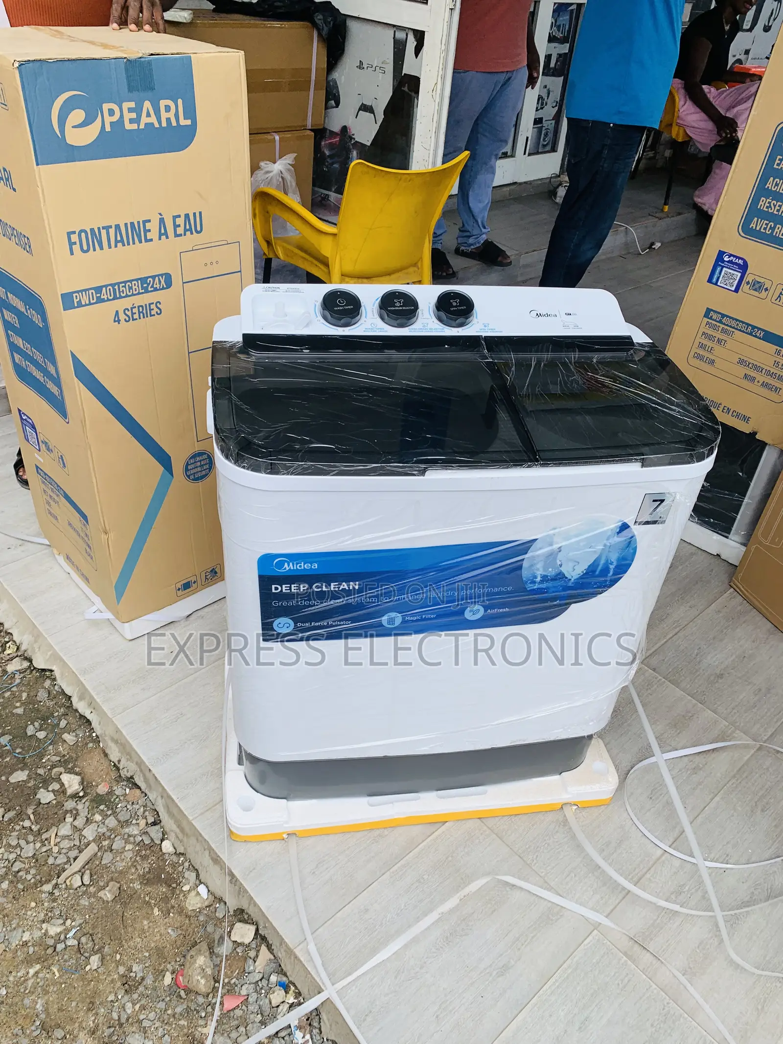 Quick Wash and Spin Midea 7.0kg Semi Auto Washing Machine Mf100w70/W-