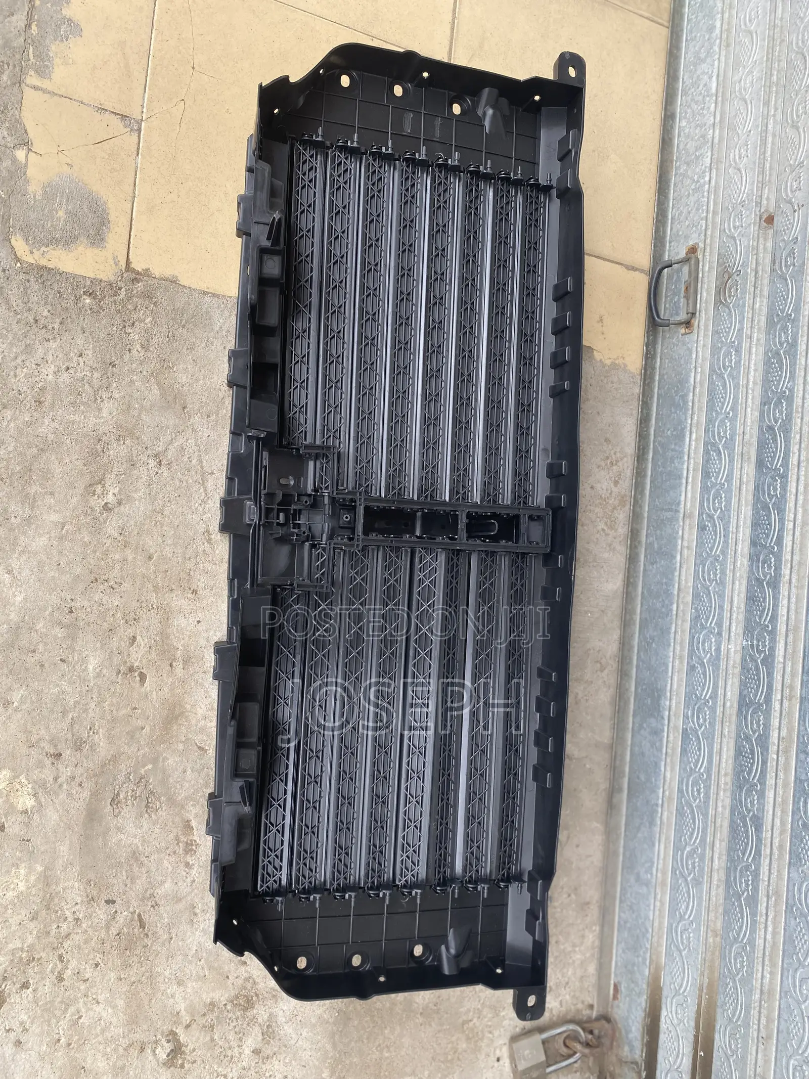 F-150 2022,2023,2024,2025 Shutter Grille