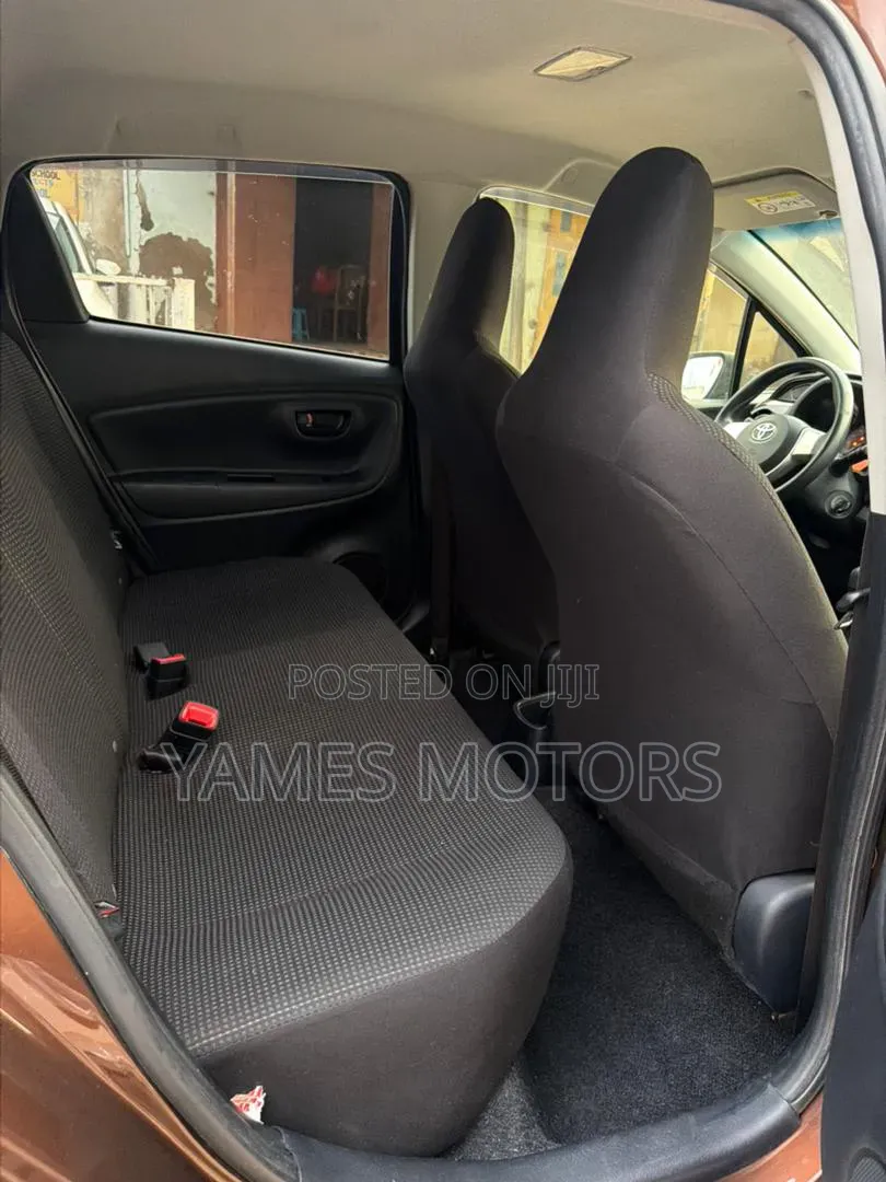 Toyota Vitz 2016 Burgundy