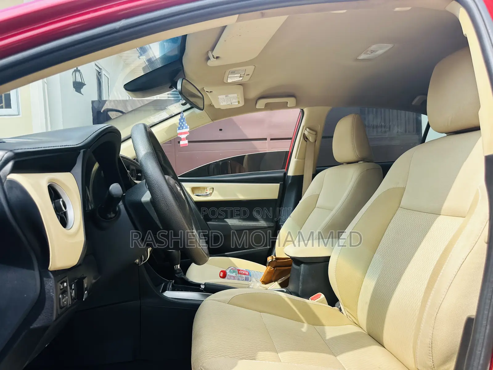 Toyota Corolla LE Eco (1.8L 4cyl 2A) 2018 Red