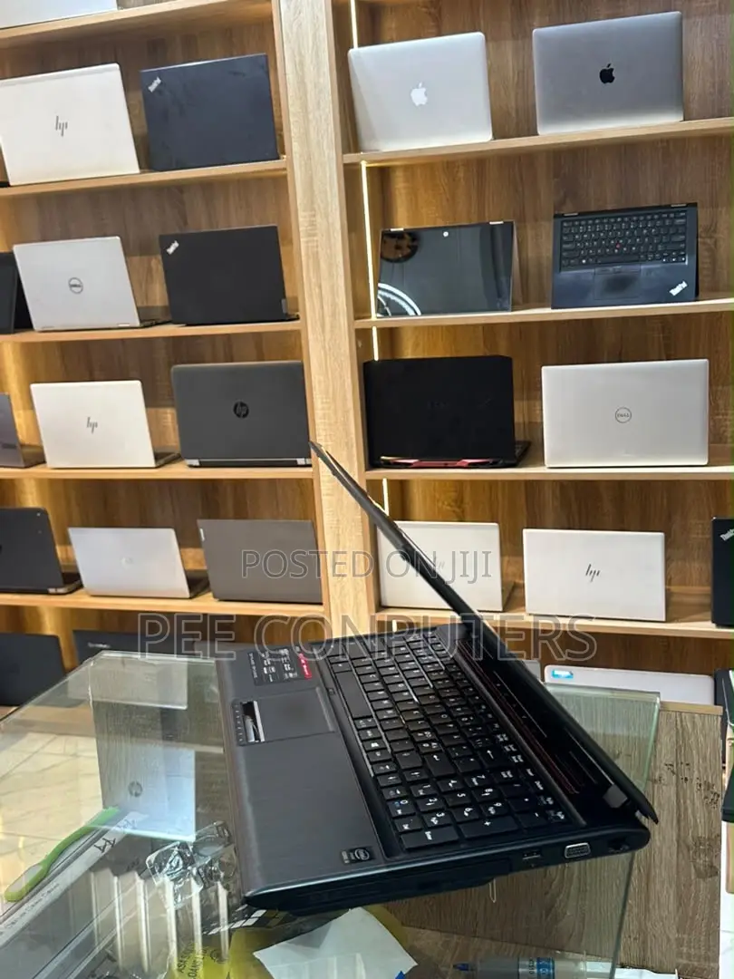 Laptop MSI GE40 2OL 8GB Intel Core i5 HDD 1T