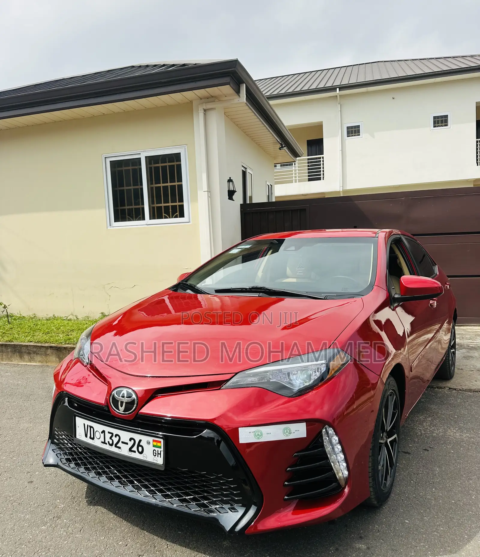 Toyota Corolla LE Eco (1.8L 4cyl 2A) 2018 Red