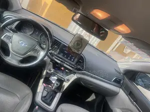 Hyundai Elantra Limited 2018 Gray