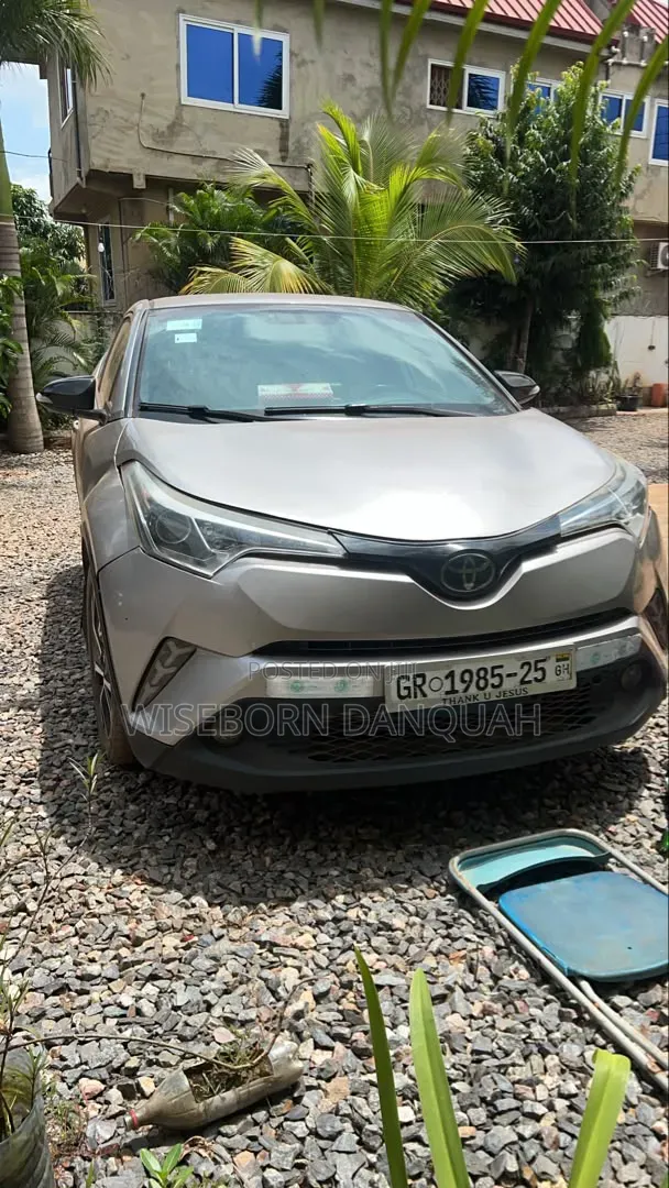 Toyota C-HR 2019 Gold