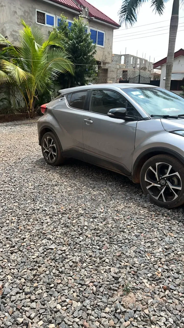 Toyota C-HR 2019 Gold