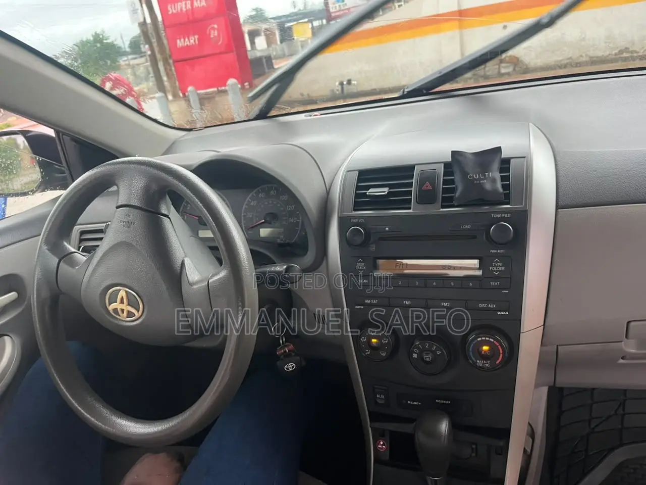 Toyota Corolla Base 4dr Sedan (1.8L 4cyl 5M) 2010 Red
