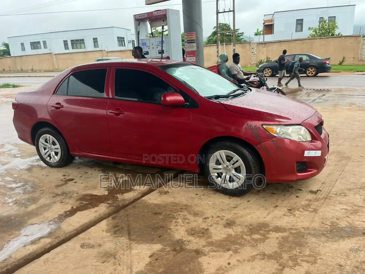 Toyota Corolla Base 4dr Sedan (1.8L 4cyl 5M) 2010 Red