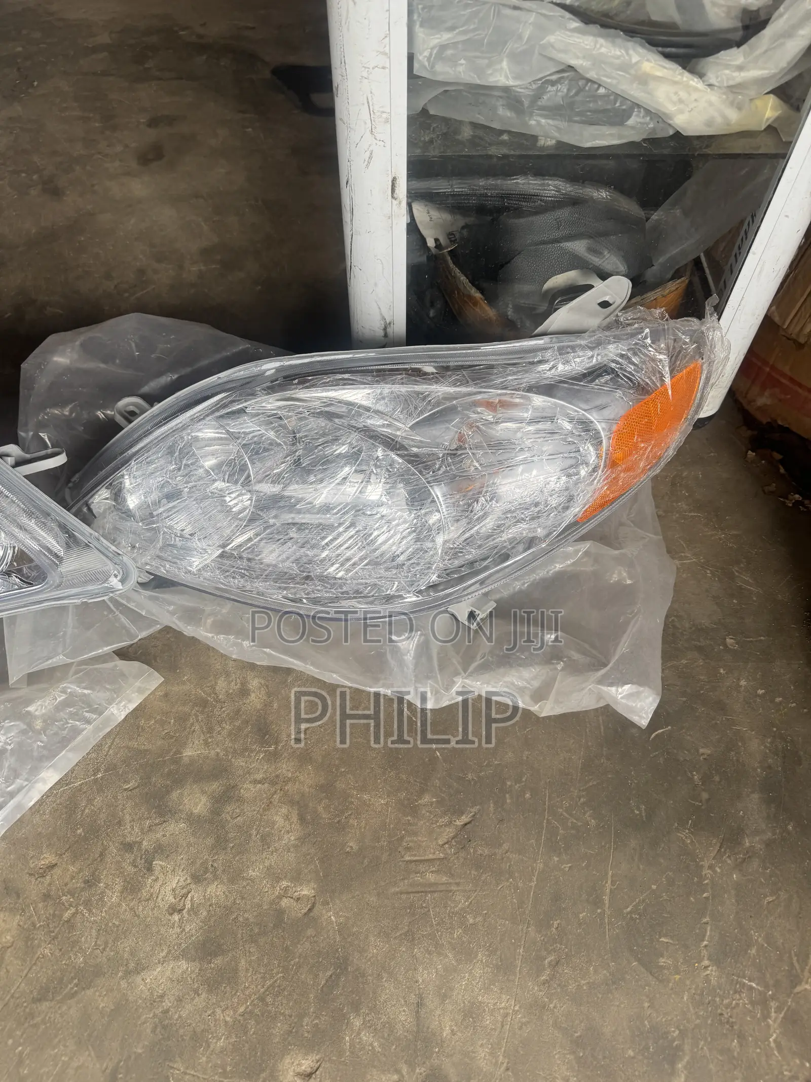 Toyota Matrix 2005 Headlight