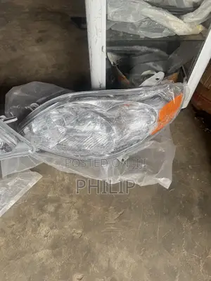 Toyota Matrix 2005 Headlight