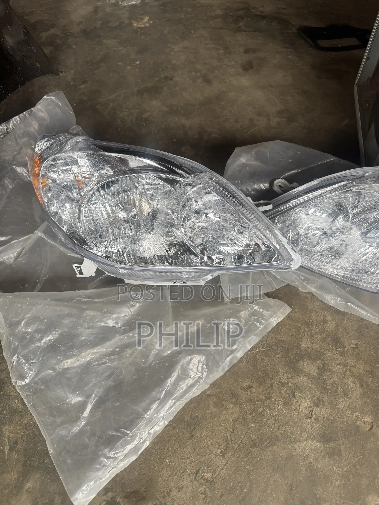 Toyota Matrix 2005 Headlight