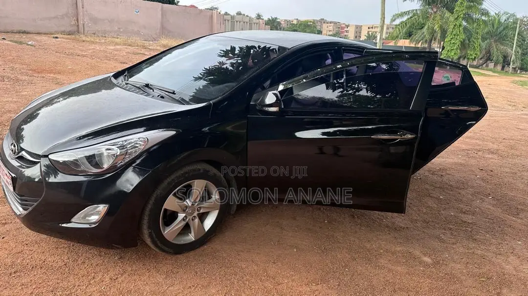 Hyundai Avante 2015 Black