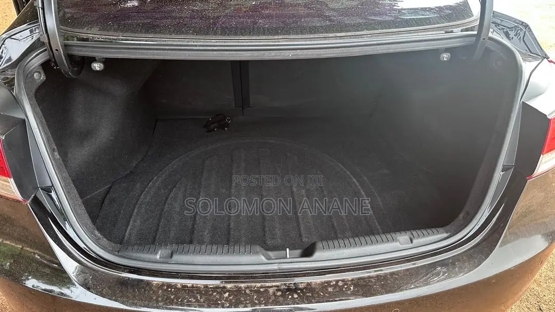 Hyundai Avante 2015 Black