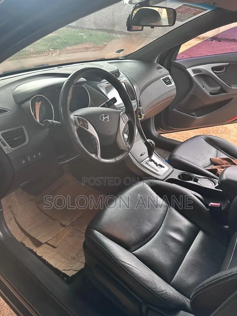 Hyundai Avante 2015 Black