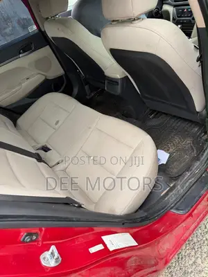 Hyundai Elantra 2018 Red