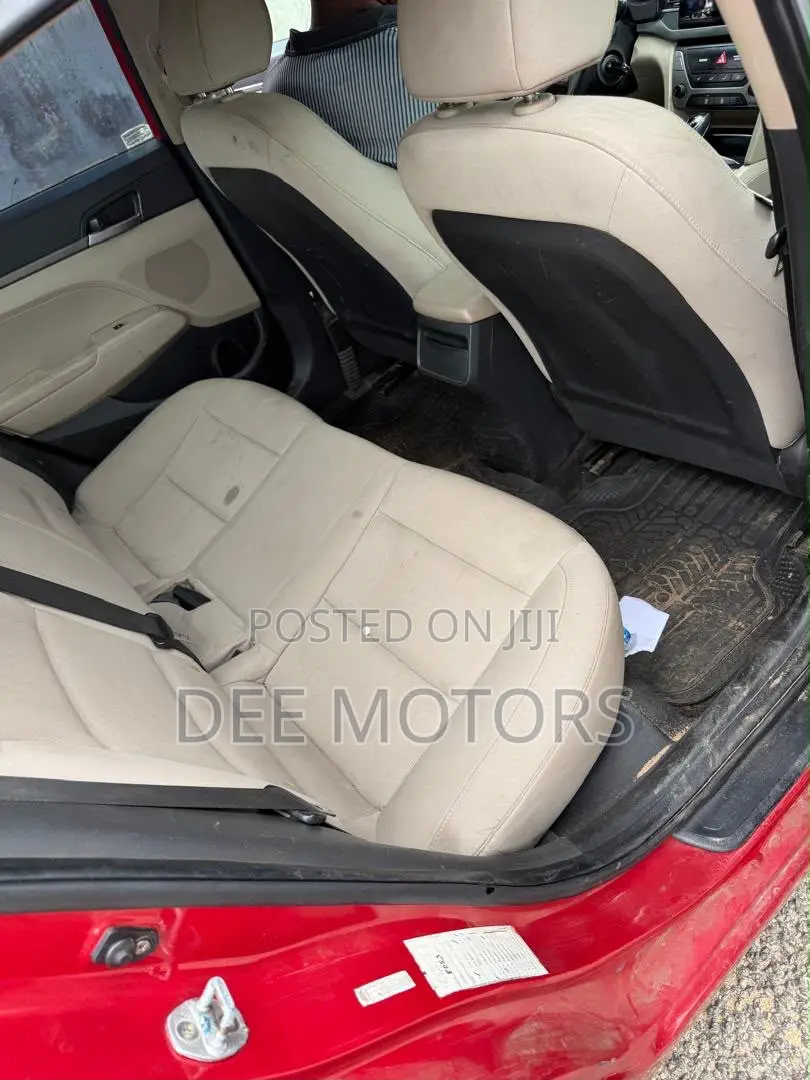 Hyundai Elantra 2018 Red