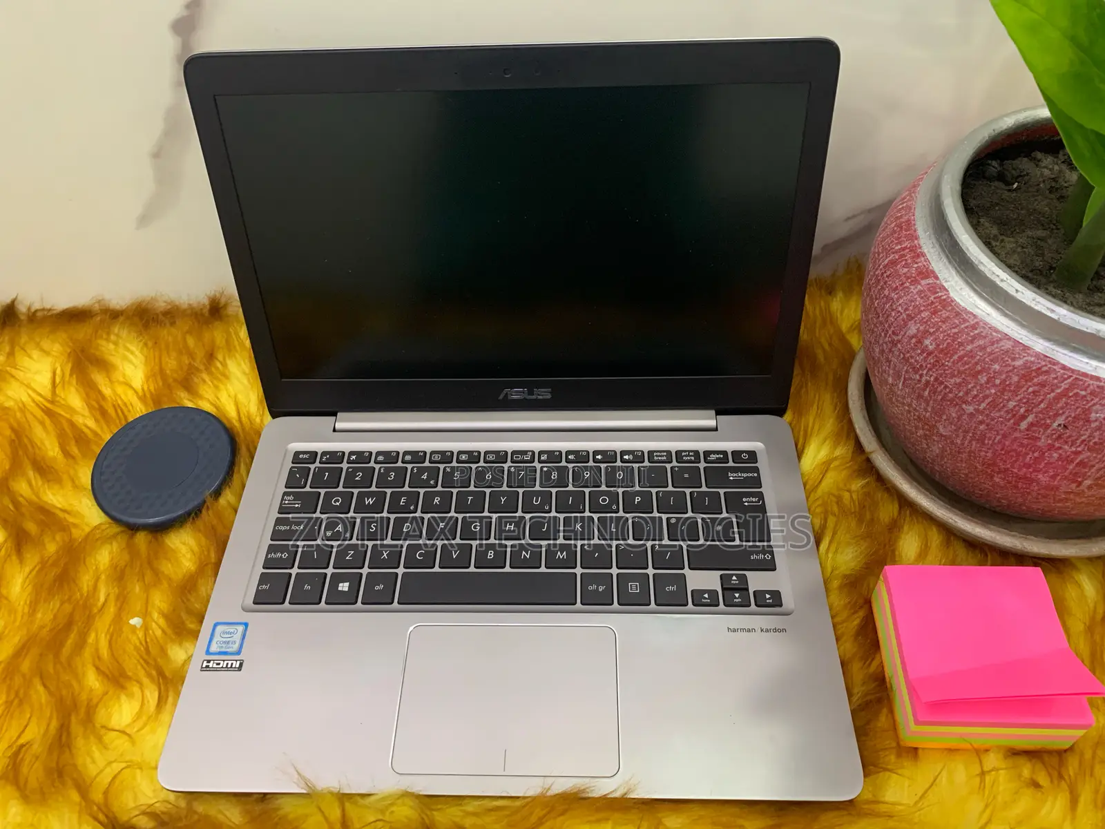 Laptop Asus ZenBook UX310UQ 8GB Intel Core i5 SSD 256GB