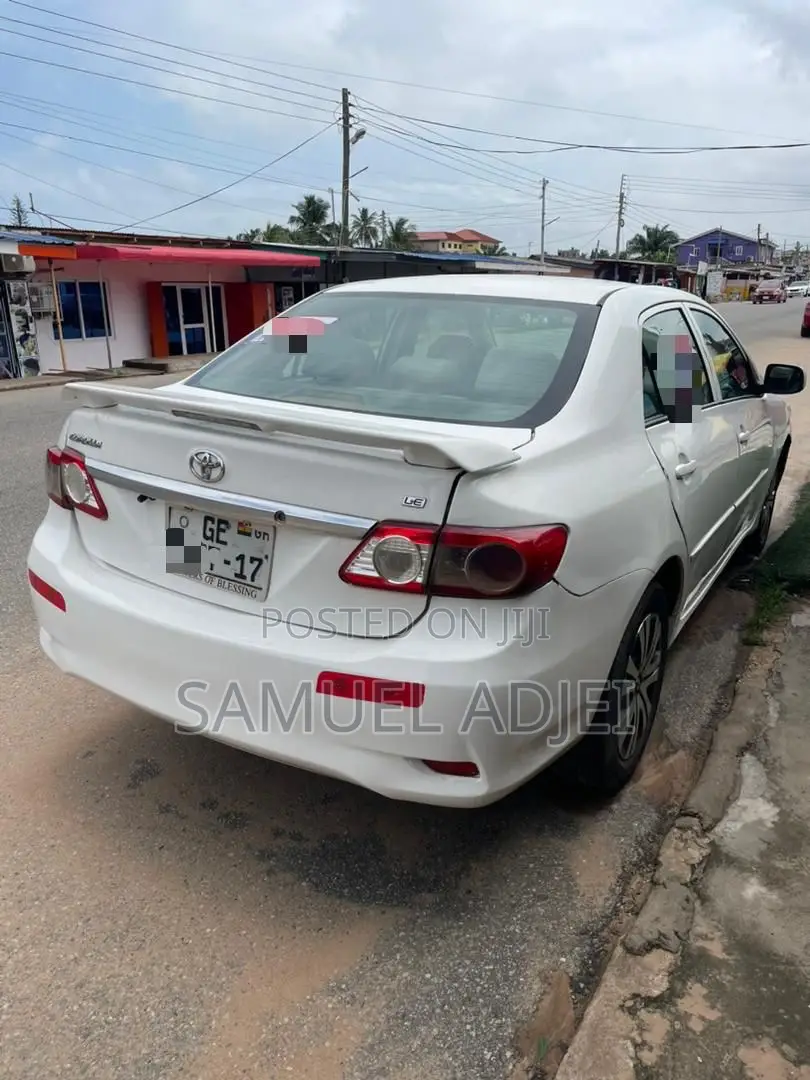 Toyota Corolla 2013 White