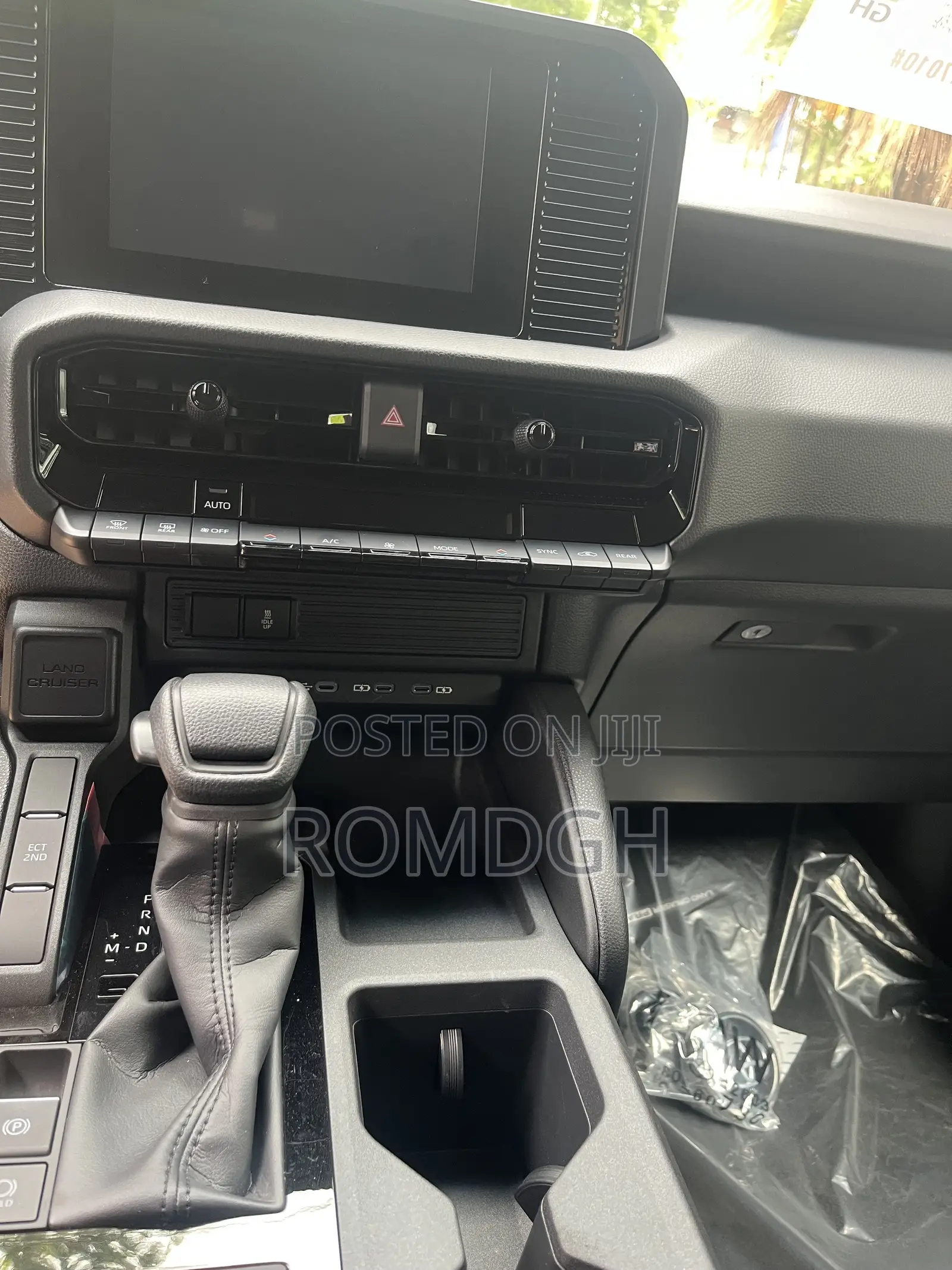 New Toyota Land Cruiser LC250 2024 White